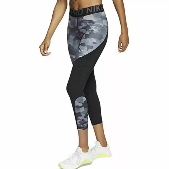 Nike Pro Womens Camo Capri Leggings Size Medium Black & Grey Workout Pilates - Picture 4 of 6